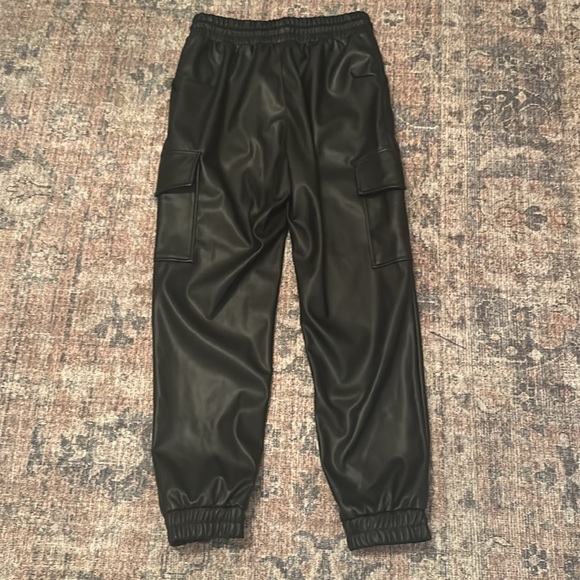 NWT Seven Sisters Vegan Leather Cargo Pant - Picture 3 of 3